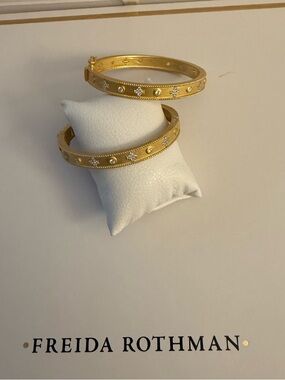 Frieda ROTHMAN Wide Hinged Clover Bangles